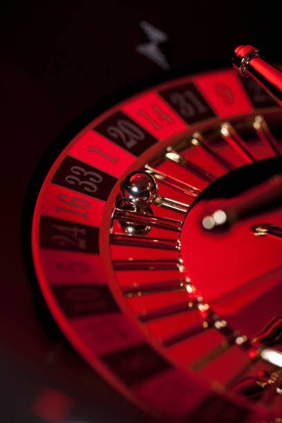 erek 43 mobile app interface showing live-dealer tables and football betting markets
